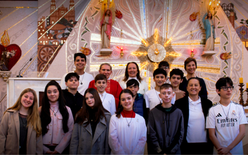 Catequizandos da 5ª etapa recebem o símbolo da Cruz